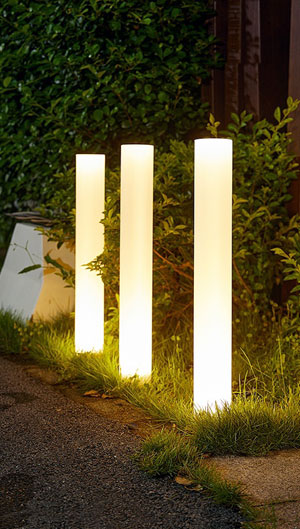 Outdoor Solar Lawn Lamps Pathway Light in use