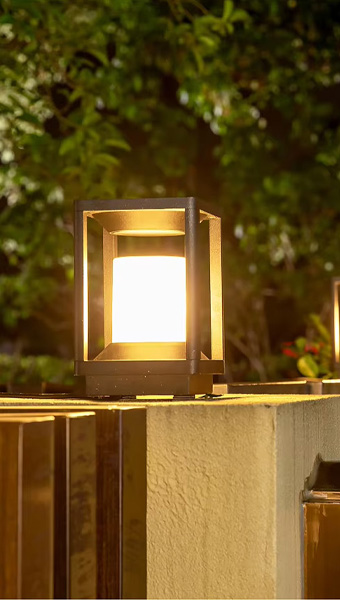 Waterproof LED pillar light in use