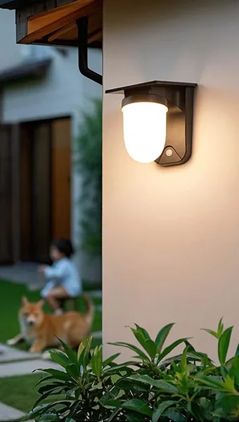 4-Mode IP54 Solar Wall Light in use