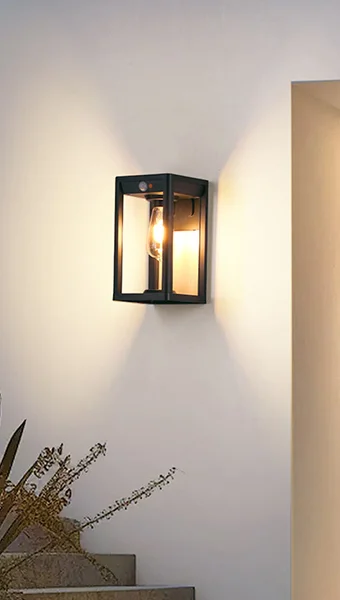 Solar Wall Light - Vintage Edison Style in use