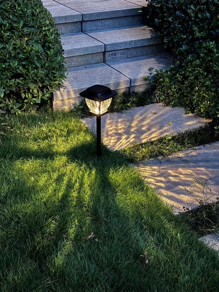 Illuminate Your Lawn: Elegant & Durable Solar-Powered Lights for a Brilliant Nightscape
