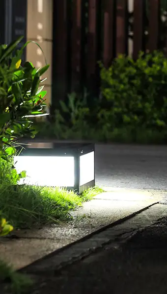 Dual-Color Solar Pillar Light in use